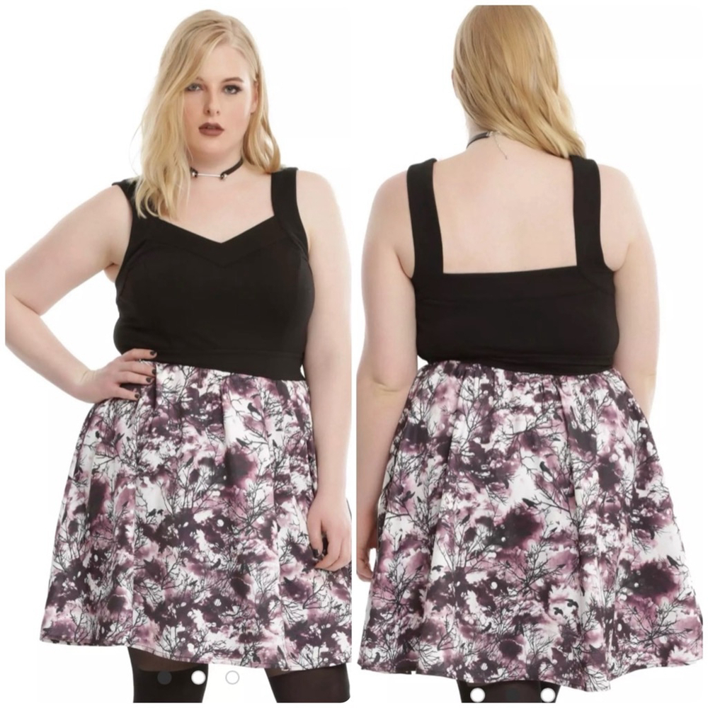 B28-Women's Hot Topic Dress Size L Black and Purple